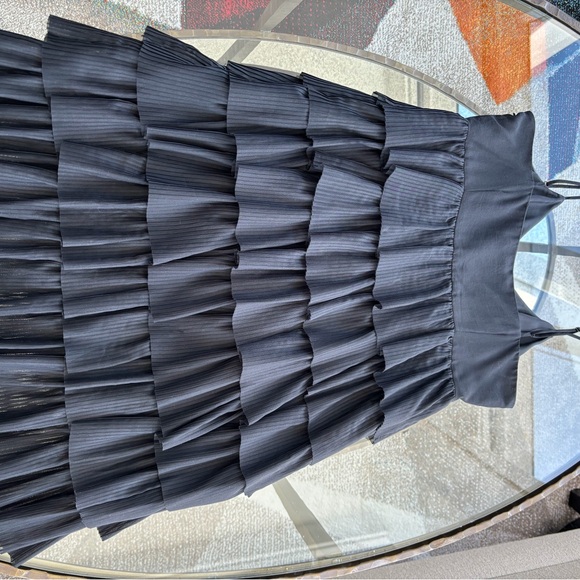 Club Monaco - Lauren Dress-  Size 6 - Picture 4 of 6